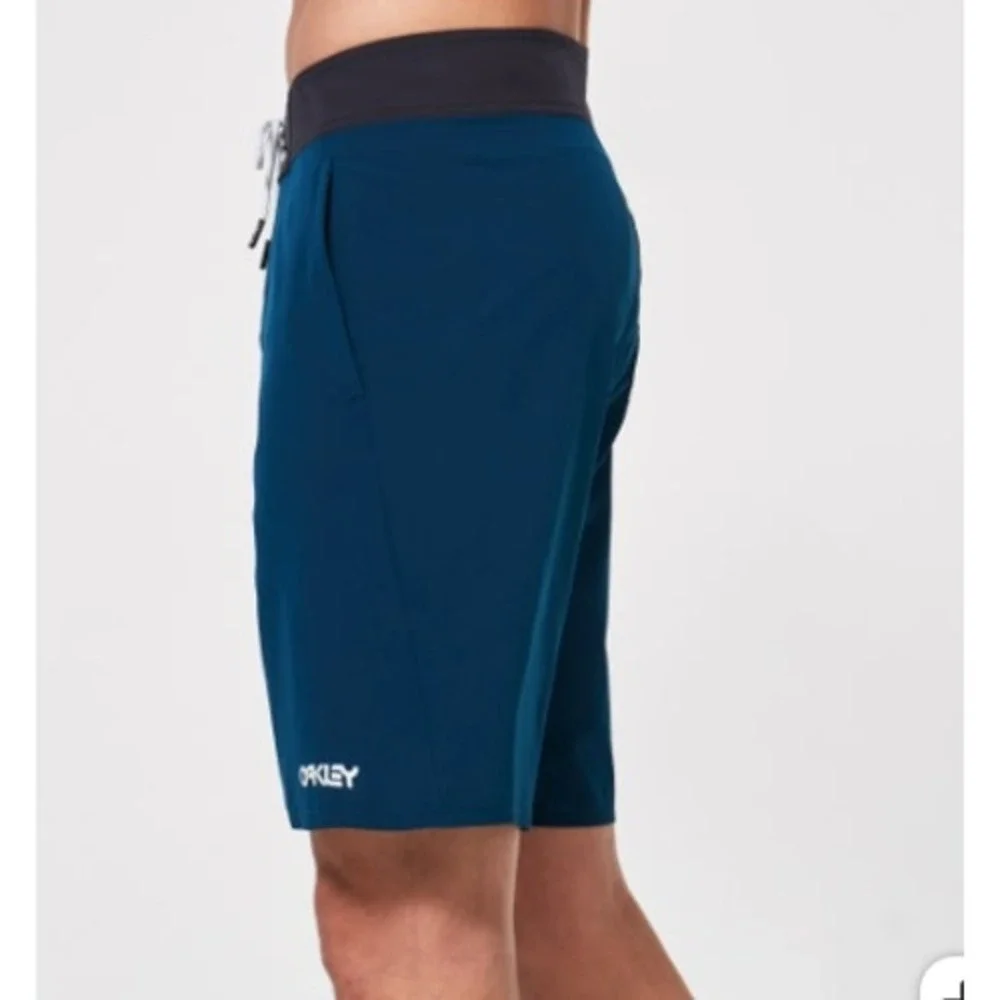 Oakley‎ Double Up 20 RC Mens Boardshorts Blue Teal Stretch Lightweight 38